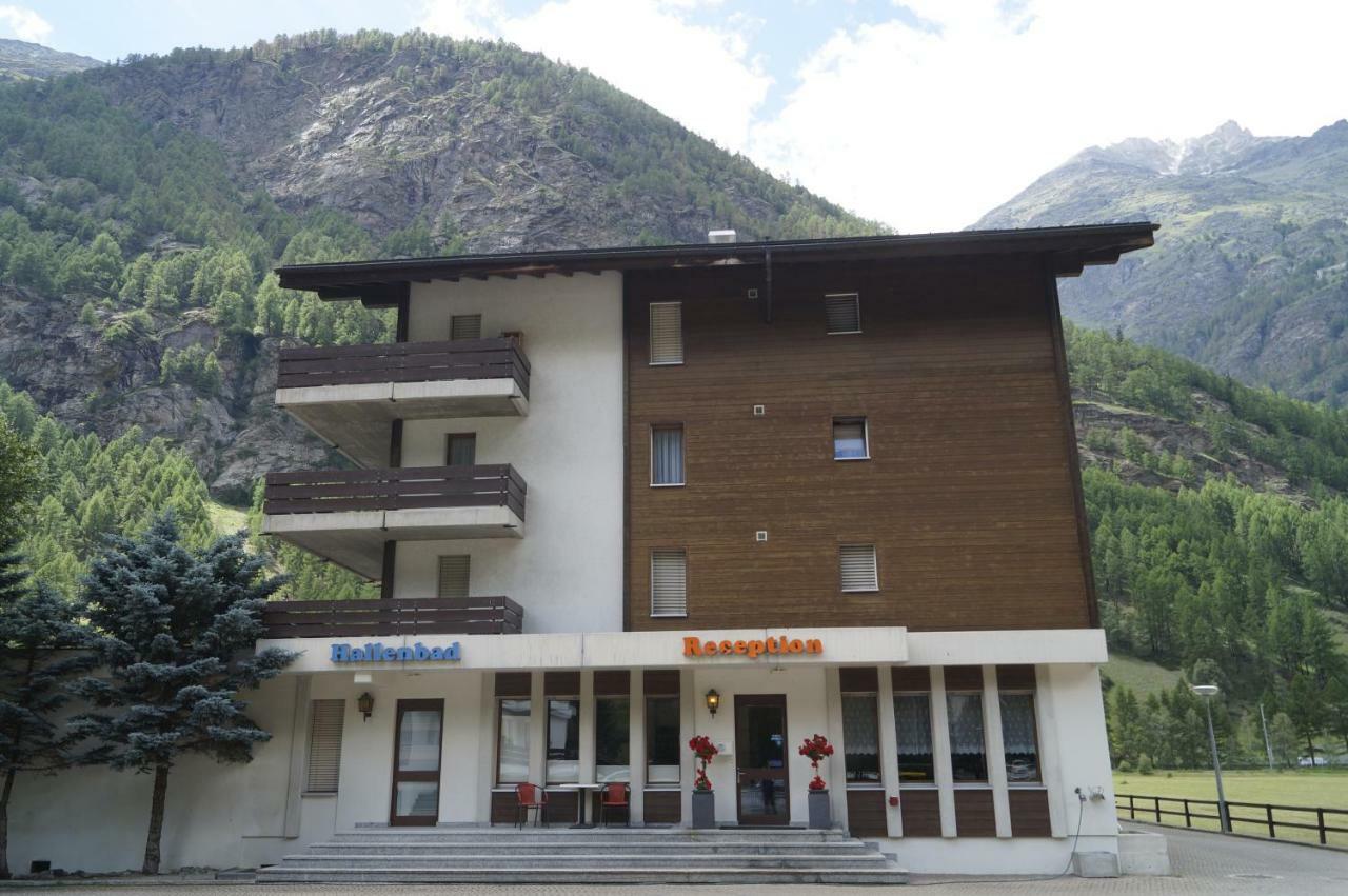 Monte Rosa D 412 Aparthotel Tasch Bagian luar foto