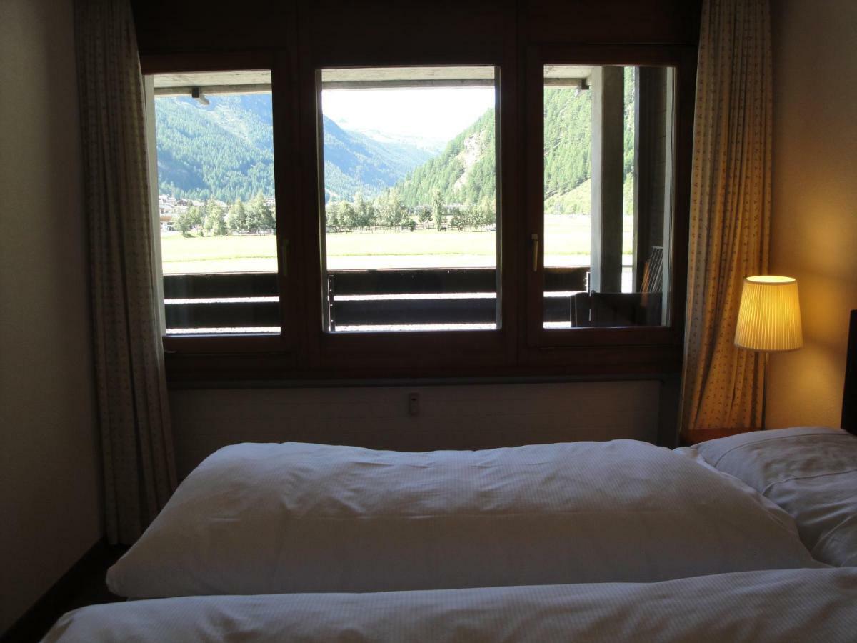 Monte Rosa D 412 Aparthotel Tasch Bagian luar foto