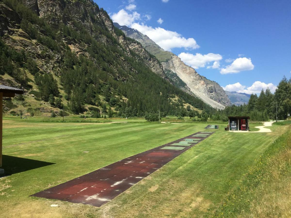 Monte Rosa D 412 Aparthotel Tasch Bagian luar foto
