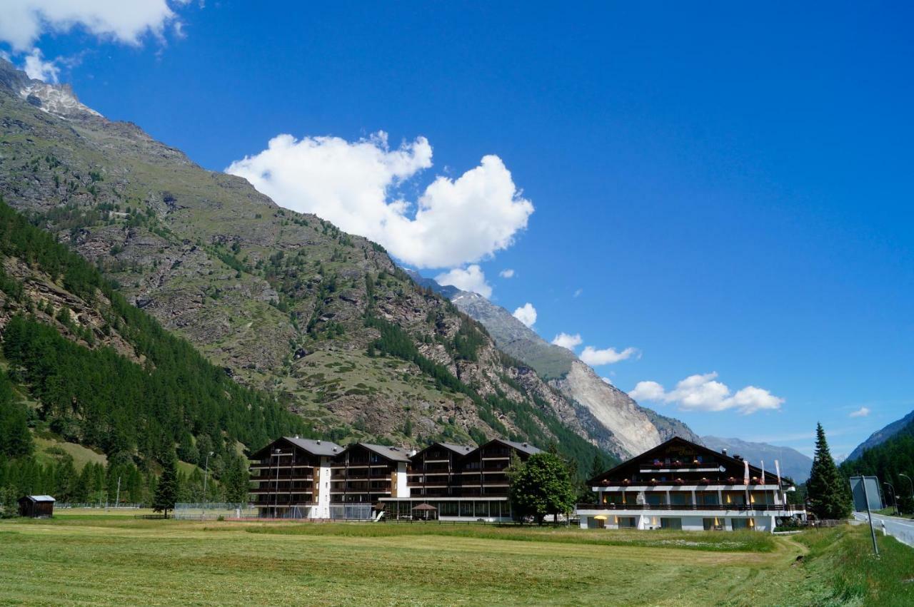 Monte Rosa D 412 Aparthotel Tasch Bagian luar foto