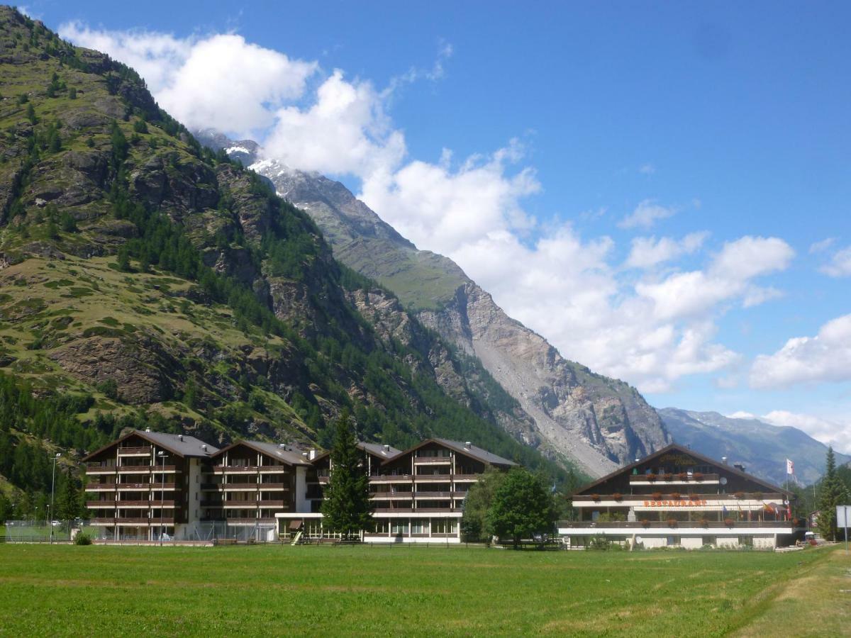 Monte Rosa D 412 Aparthotel Tasch Bagian luar foto